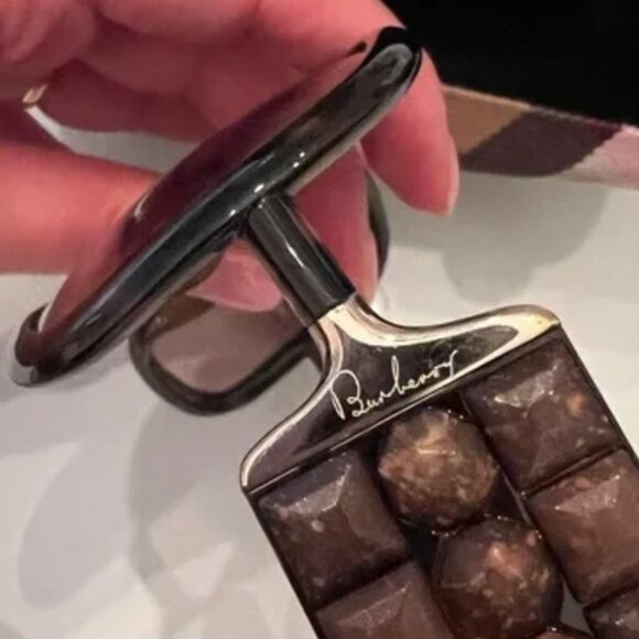 Burberry Vintage Sunglasses - Picture 5 of 10